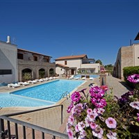 Borgo Valmarina - ckmarcopolo.cz