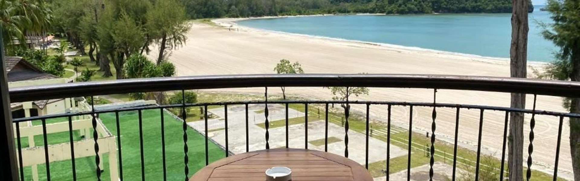 Marco Polo - Tanjung Rhu Resort - Balkon s výhledem na pláž