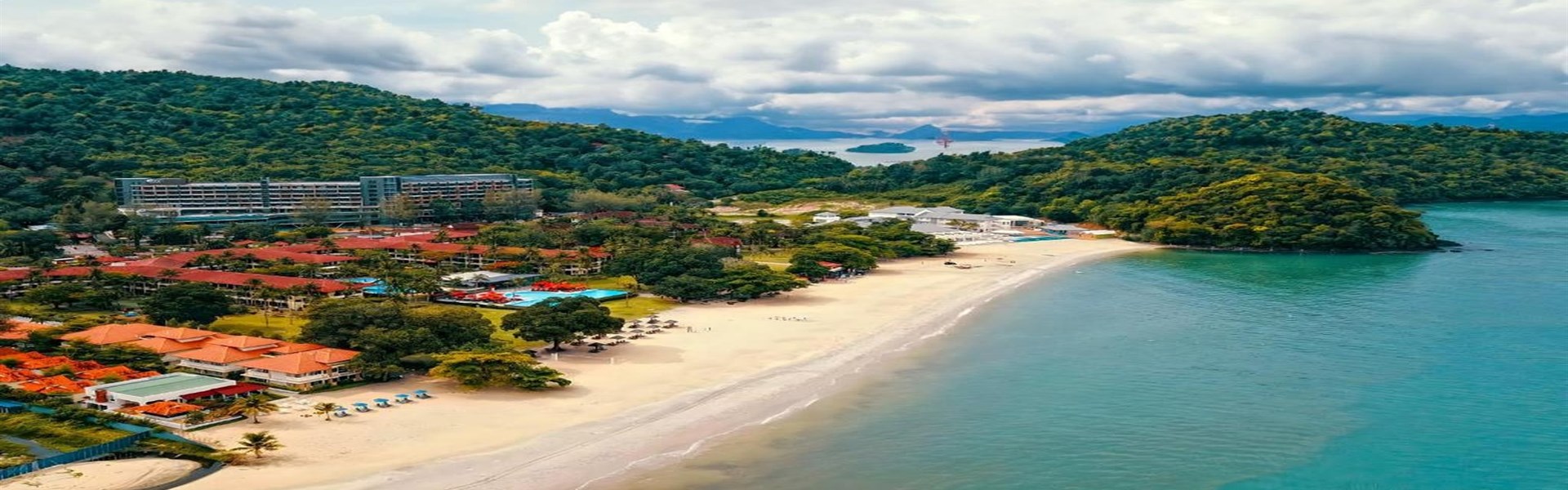 Holiday Villa Beach Resort and Spa - 