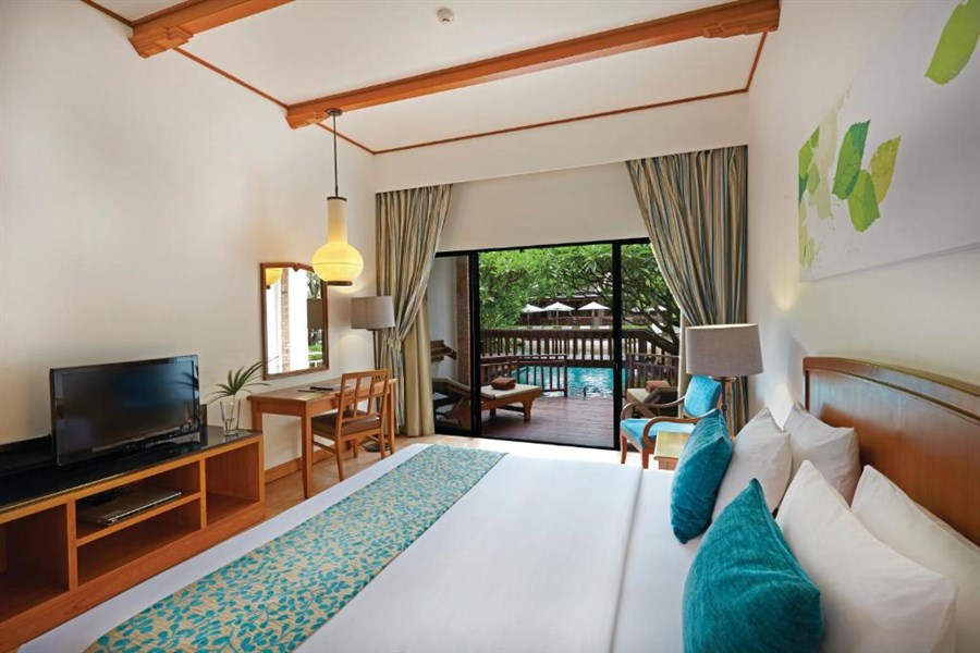 Oáza klidu uprostřed Pattaye - Woodlands Resort 4*plus - Thajsko_Pattaya_Woodlands_interiér pokoje deluxe room s terasou