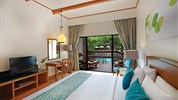 Oáza klidu uprostřed Pattaye - Woodlands Resort 4*plus - Thajsko_Pattaya_Woodlands_interiér pokoje deluxe room s terasou