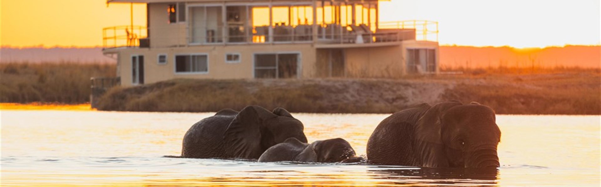 Marco Polo - Chobe Princess loď na řece Zambezi - Botswana_Chobe_Chobe Princess_západ slunce