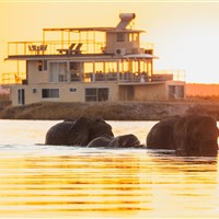 Chobe Princess loď na řece Zambezi - Botswana_Chobe_Chobe Princess_západ slunce - ckmarcopolo.cz