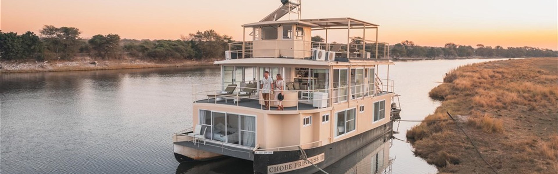 Chobe Princess - loď na řece Zambezi - Bostwana_Chobe Princess