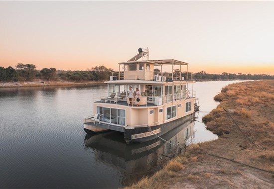 Chobe Princess - loď na řece Zambezi - Afrika - Bostwana_Chobe Princess