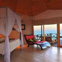 Komandoo Island Resort + Spa - ckmarcopolo.cz