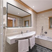 Hotel Grüner Baum - ckmarcopolo.cz