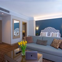 Ramada by Wyndham Istanbul Taksim - Ramada-by-Wyndham-Istanbul-Taksim-suite-1.jpg - ckmarcopolo.cz