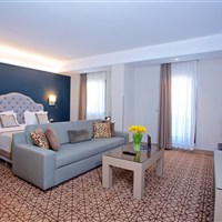 Ramada by Wyndham Istanbul Taksim - Ramada-by-Wyndham-Istanbul-Taksim-suite-2.jpg - ckmarcopolo.cz