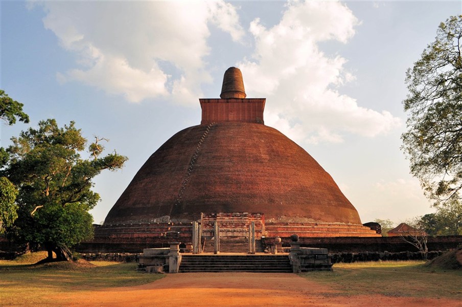 Esence Srí Lanky - Exotický Cejlon s českým průvodcem - Sri Lanka_Anuradhapura_stupa 2