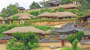 Perly Východní Asie: Jižní Korea a Japonsko - Yangdong Folk Village na seznamu UNESCO