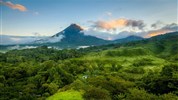 Kostarická odysea - od Pacifiku ke Karibiku: Corcovado, Tortuguero, Arenal, Monteverde - Sopka Arenal u městečka La Fortuna v centrální části Kostariky.