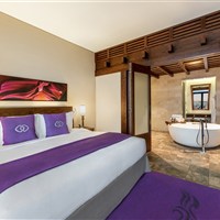 Sofitel The Palm Resort & Spa - Elegantní ložnice v apartmá Prestige Suite v hotelu Sofitel The Palm Resort & Spa Dubai s moderním designem. - www.marco-polo.cz