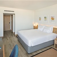 JA The Resort JA Beach Hotel - Elegantní pokoj Sea View v hotelu JA Beach Hotel v Jebel Ali v Dubaji. - www.marco-polo.cz