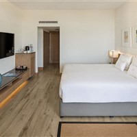 JA The Resort JA Beach Hotel - Elegantní pokoj Superior v resortu JA Beach Hotel v Jebel Ali v Dubaji. - www.marco-polo.cz