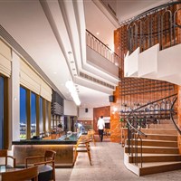 JA The Resort JA Beach Hotel - Elegantní restaurace v hotelu JA Beach Hotel v resortu JA The Resort v Dubaji. - www.marco-polo.cz