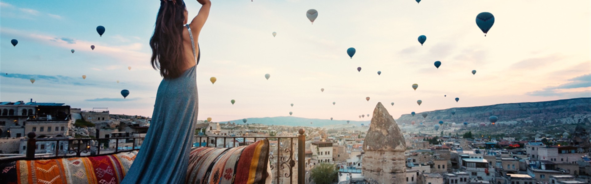 Kapadokie – 3 dny dobrodružství a romantiky v krajině balonů - Romantická atmosféra Kapadokie s ikonickými skalními útvary a jedinečnou krajinou ideální pro nezapomenutelné fotografie.