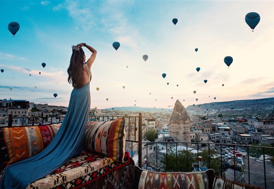 Kapadokie – 3 dny dobrodružství a romantiky v krajině balonů - Turecko - Romantická atmosféra Kapadokie s ikonickými skalními útvary a jedinečnou krajinou ideální pro nezapomenutelné fotografie.