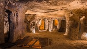 Kapadokie & Istanbul – poznávací zájezd s programem - Fascinující podzemní prostory města Kaymakli, kde lidé žili ukrytí hluboko pod zemí.