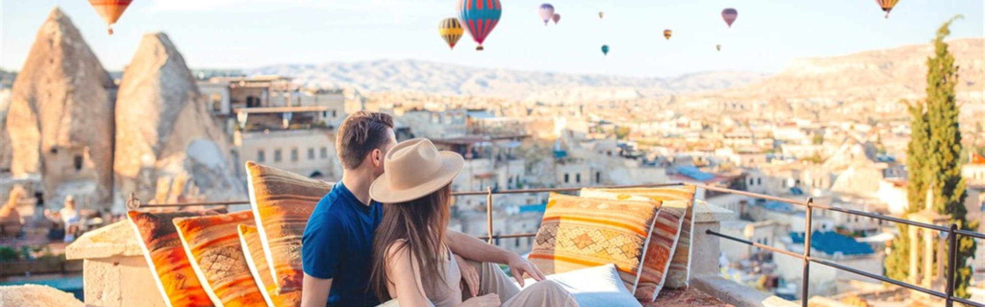 Kapadokie & Istanbul – poznávací zájezd s programem - Nezapomenutelný romantický moment v Kapadokii s výhledem na balóny při východu slunce.