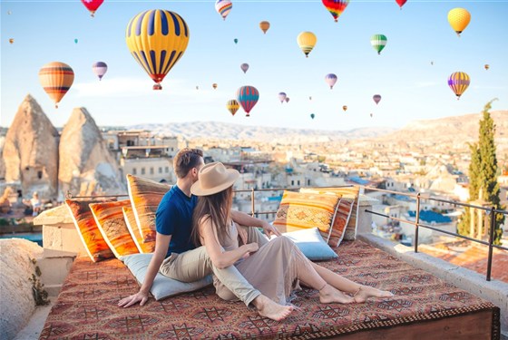 Kapadokie & Istanbul – poznávací zájezd s programem - Nezapomenutelný romantický moment v Kapadokii s výhledem na balóny při východu slunce.