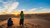 Maroko – královská města a Sahara (8 dní) - Západ slunce nad písečnými dunami saharské pouště vytváří jedinečnou atmosféru klidu a nekonečného prostoru.