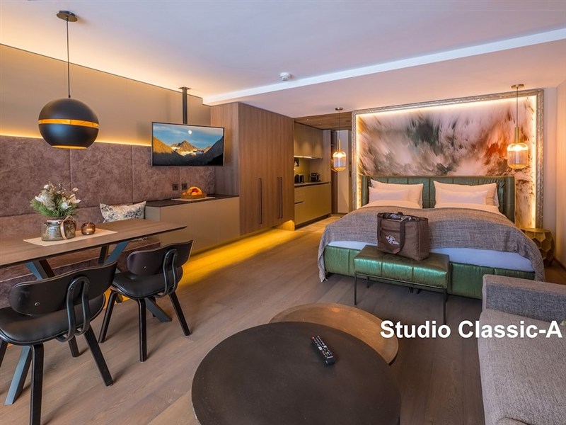 Hotel Vier Studios & Restaurant ****