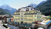 Schloss Hotel Dolomiti ****