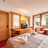 Schlosshotel Dolomiti - léto - www.marco-polo.cz