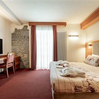 Schlosshotel Dolomiti - léto - www.marco-polo.cz