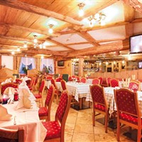 Schlosshotel Dolomiti - léto - www.marco-polo.cz