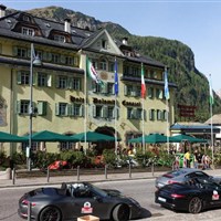 Schlosshotel Dolomiti - léto - www.marco-polo.cz
