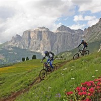 Schlosshotel Dolomiti - léto - www.marco-polo.cz