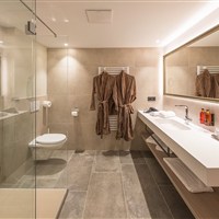 Hotel Vier Studios & Restaurant (W) - www.marco-polo.cz