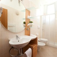 Hotel Rely - www.marco-polo.cz