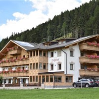 Almhotel Bergerhof - www.marco-polo.cz