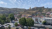 Gruzie s turistikou nejen po Kavkazu - Panorama starého Tbilisi s pevností Narikala a řekou Mtkvari, Gruzie