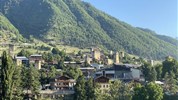 Gruzie s turistikou nejen po Kavkazu - Vesnice Mestia se středověkými svanetinskými obrannými věžemi obklopená horami, Gruzie