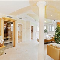 Wellnesshotel Neue Post (W) - www.marco-polo.cz
