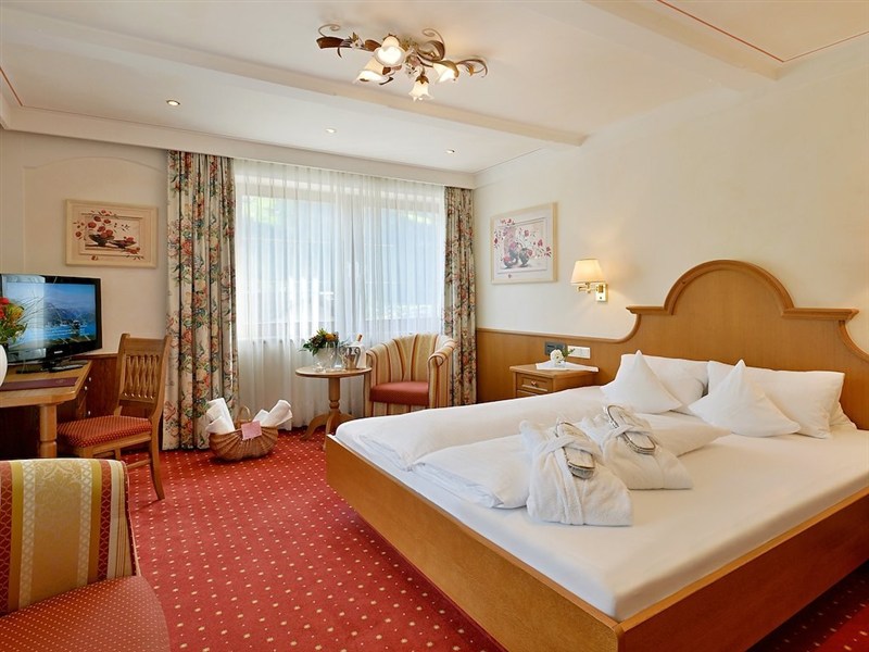 Wellnesshotel Neue Post ****