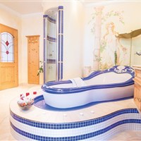 Wellnesshotel Neue Post (W) - www.marco-polo.cz