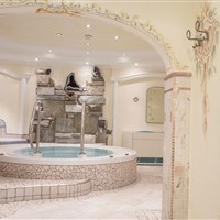 Wellnesshotel Neue Post (W) - www.marco-polo.cz