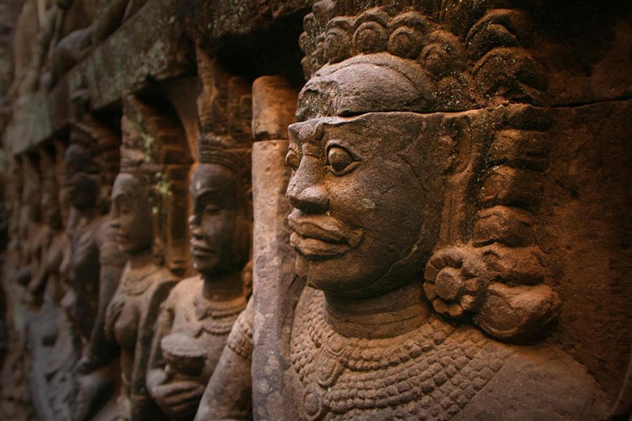 Poznávací zájezd do Kambodži a severního Thajsko - Kambodža_Angkor Wat_strážci