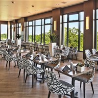 Wyndham Grand Rio Mar - Restaurace resortu Wyndham Grand Rio Mar s příjemnou atmosférou a výhledem do tropického okolí. - www.marco-polo.cz