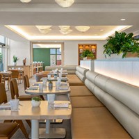 San Juan Marriott Resort & Stellaris Casino - Restaurace Cosecha v hotelu San Juan Marriott Resort & Stellaris Casino v části Condado v Portoriku. - www.marco-polo.cz