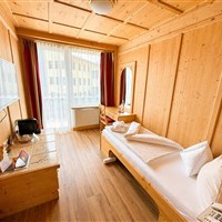 Hotel Latini (W) - www.marco-polo.cz