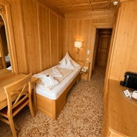 Hotel Latini (W) - www.marco-polo.cz