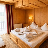 Hotel Latini (W) - www.marco-polo.cz