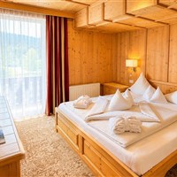 Hotel Latini (W) - www.marco-polo.cz