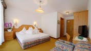 Santeshotel ***